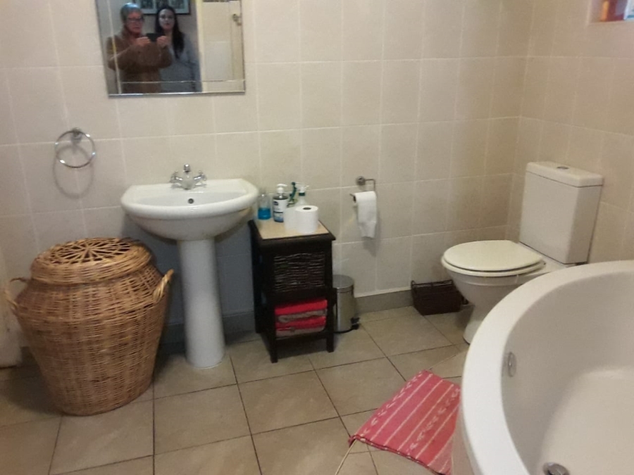 4 Bedroom Property for Sale in Bloemhof North West
